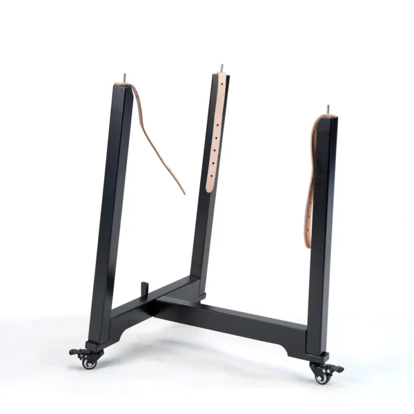 JINLEI oke daiko hang stand, black frame with leather hanging straps and locking casters, front view